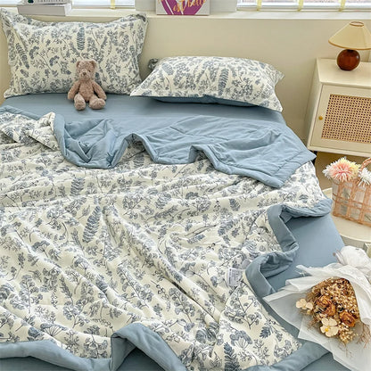Printed Thin Duvet Skin-friendly Comforter 100x150cm for Kids Quilt Soft Bedspread Summer Blanket edredones (No Pillowcase).