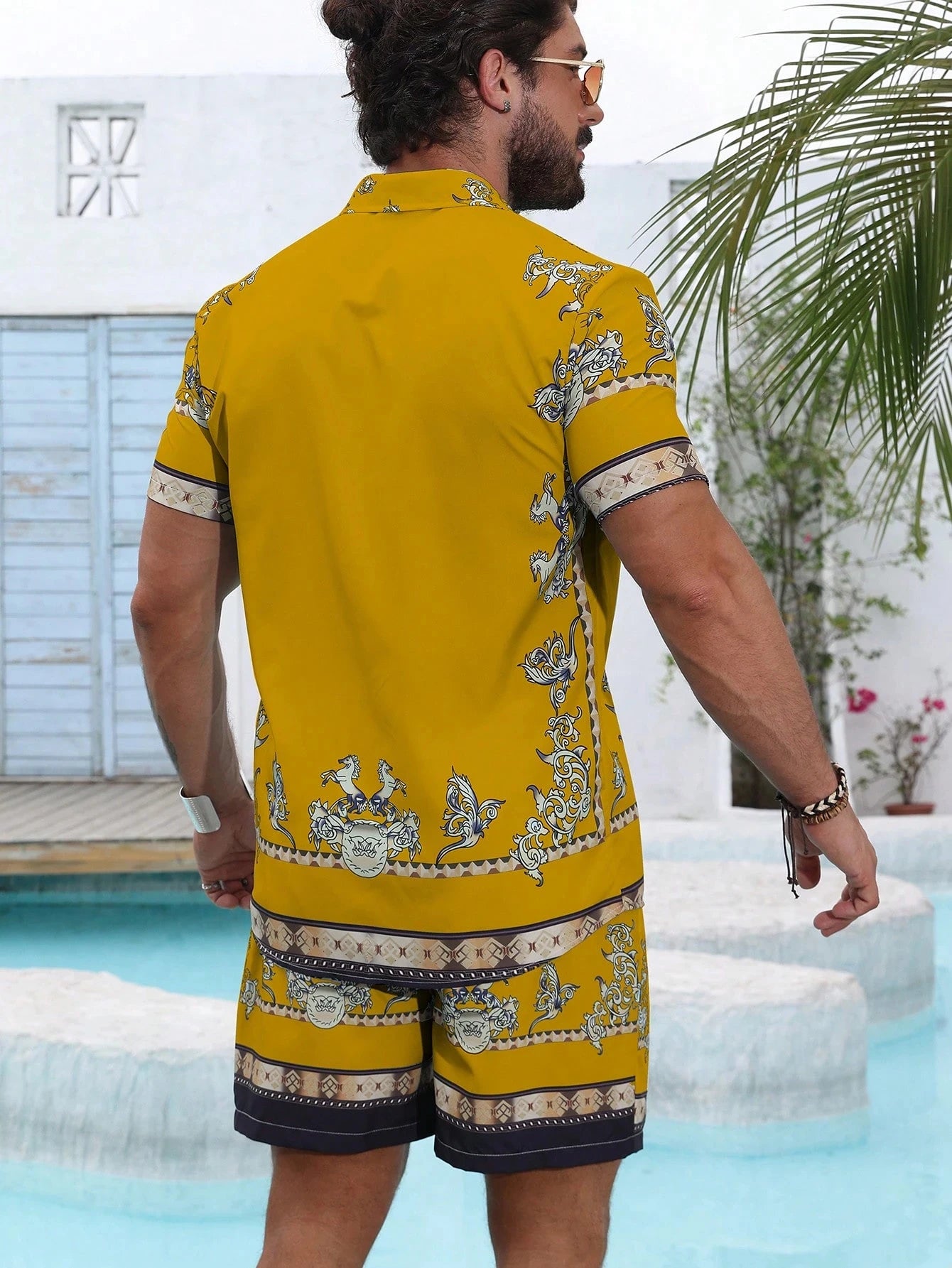Baroque Luxury Printed Men's Shirt Shorts 2 Piece Set Summer Casual Shirt Hawaiian Beach Short-sleeved Men's Suits Clothing.