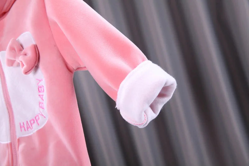 2025 new girl plus velvet sleeve winter warm and thick cartoon hat-connected top+pants two-piece 0-4-year-old children's set.