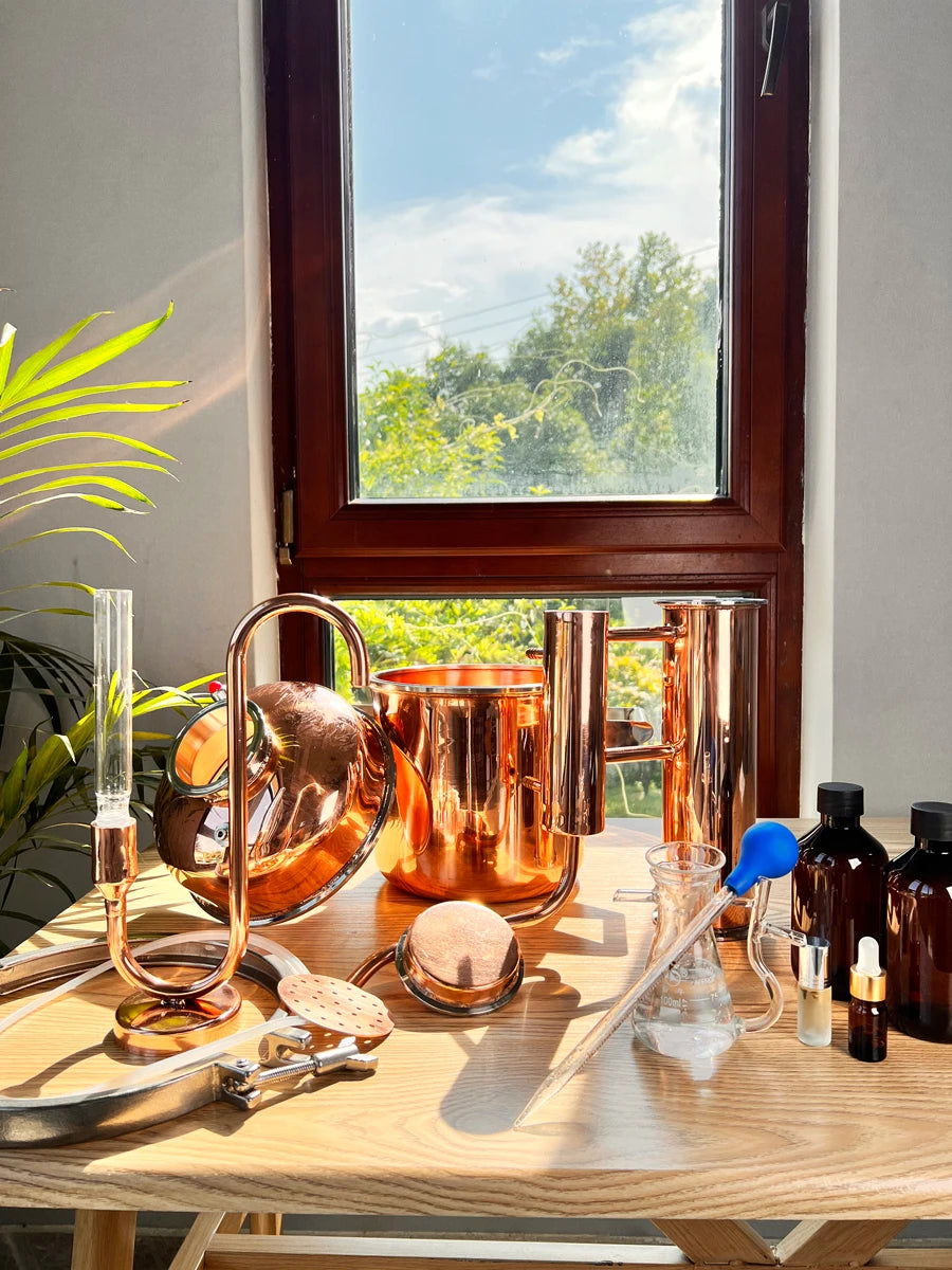 HOOLOO 8L Copper Distiller Essential Oil Hydrosol Still Home Distiller Direct Fire Hea Equipment DIY from Herbs Plants & Flowers.