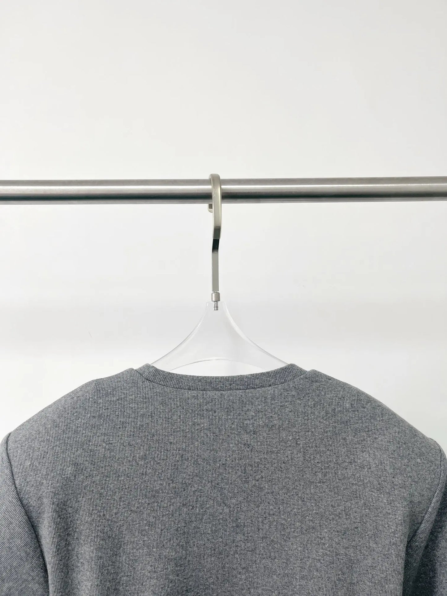 Y2K knotted twist knitted threaded round neck Top women fashionable and versatile navel padded shoulder short-sleeved T-shirt.