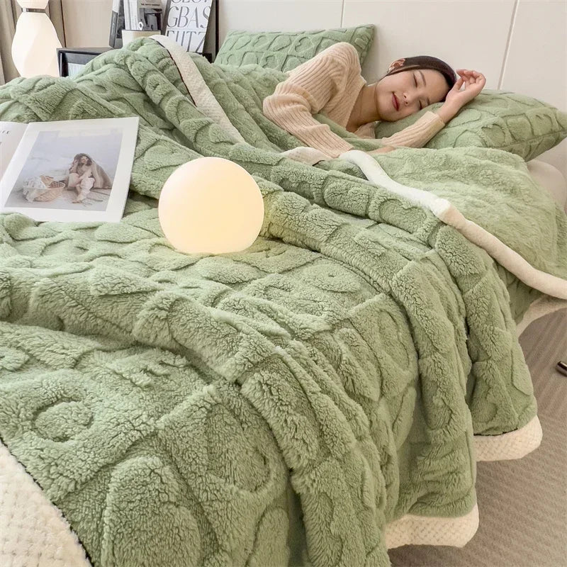 Winter Thick Lamb Fleece Blanket Solid Color Hibiscus Nap Blanket Coral Fleece Heart Shap Sofa Mat  A Grade Cotton Bed Sheets.
