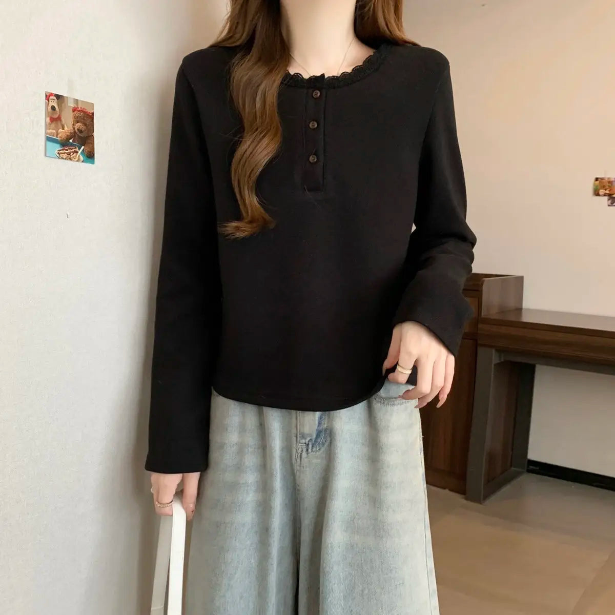 New Autumn and Winter Half-open Lace Front Shoulder Long-sleeved T-shirt Plus Velvet Warm German Velvet Women's Top.