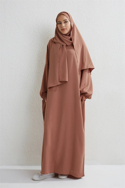 Muslim abaya