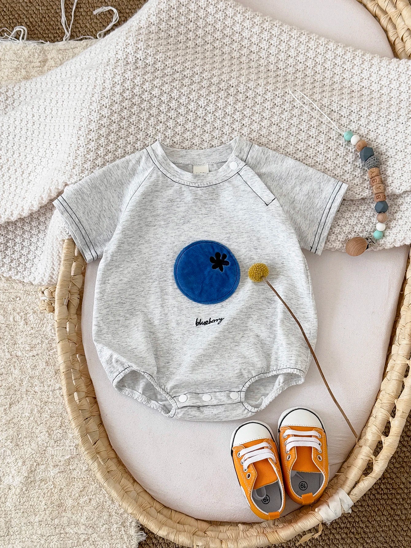 INS Sommer Neue Baby Body Neugeborenen Kleidung Jungen Mädchen Baumwolle Dreieck Strampler Plüsch brief Kurzarm Infant 0-18M