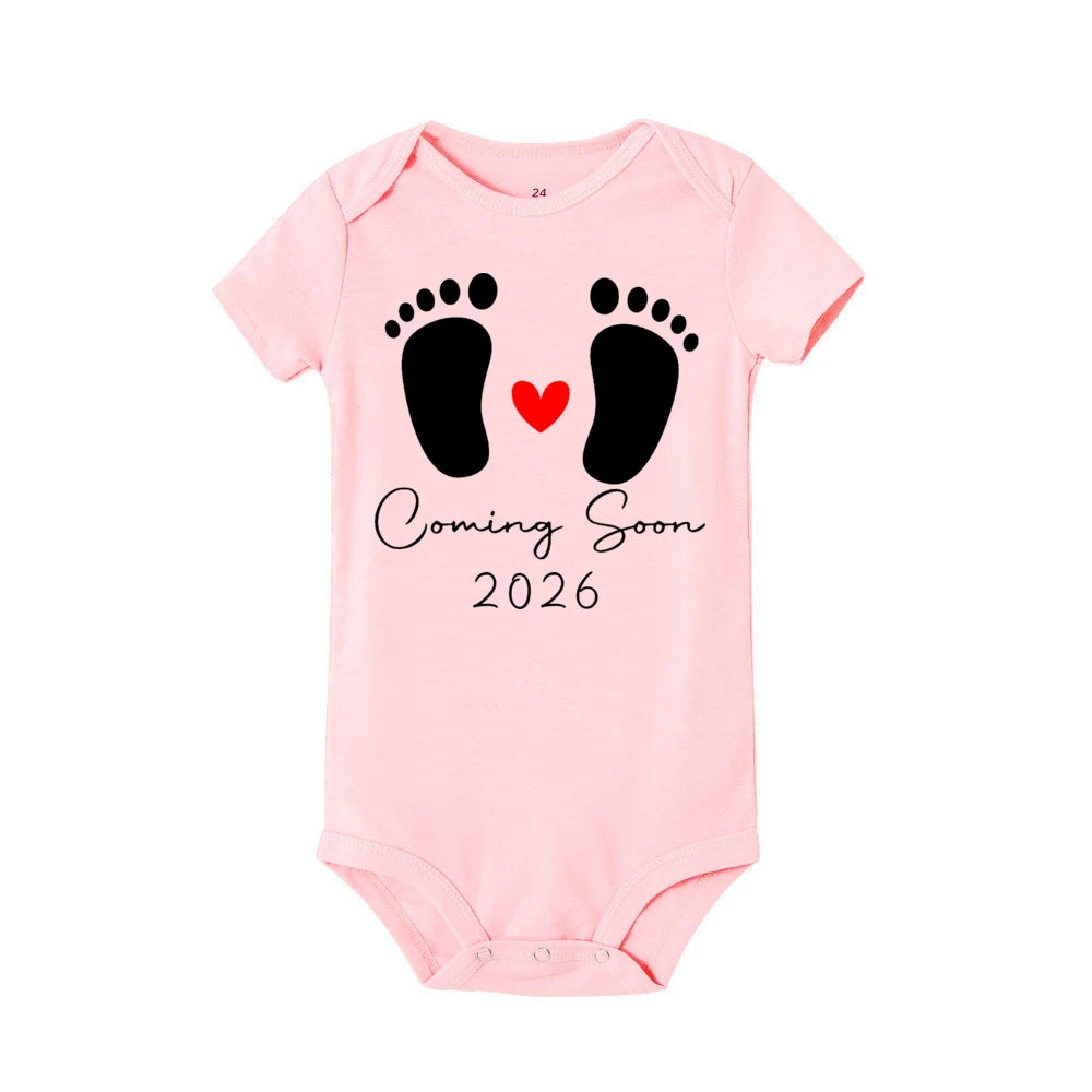 Baby 2026 Schwangerschaftsankündigung Neugeborenes Baby Bodys Sommer Jungen Mädchen Strampler Overall Kleidung Outfit.