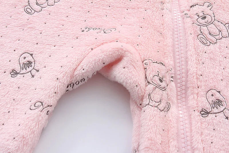 AYNIGIELL 0-12M Cartoon Neugeborenen Body Warme RompersSoft Neugeborenen Baby Kleidung Flanell Herbst Winter Baby Jungen Mädchen Overall.