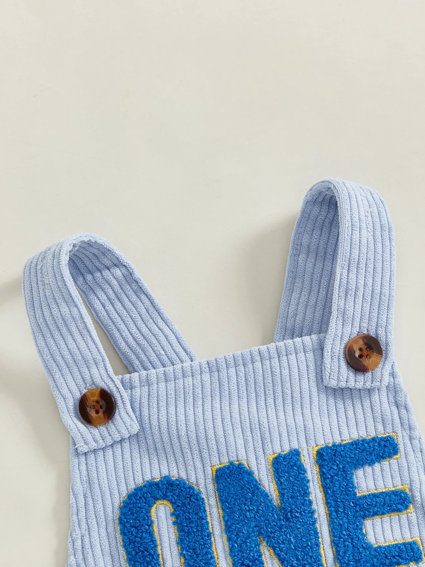 Baby-Overall, ärmellos, quadratischer Ausschnitt, Buchstaben-Stickerei, Strampler für Neugeborene, einjähriges Outfit für Jungen und Mädchen.