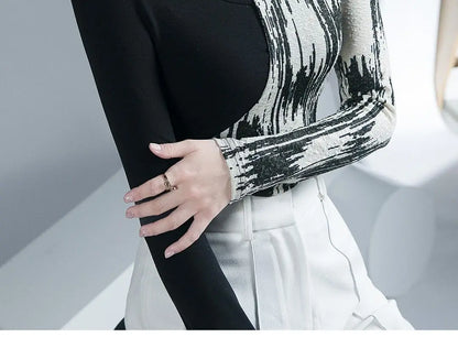 Women Design sense Printing Hollow Out Pullovers Elegant Slim Top Spring Autumn 2024 New Turtleneck Long Sleeve Fashion T-Shirts.