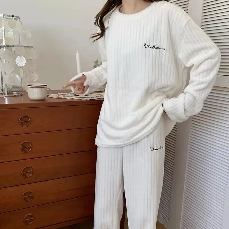 New Autumn/Winter Coral Fleece Pyjamas for Women Thickened Homewear Student Comfort Cotton Fleece Plus Size Fashion Pyjama Set