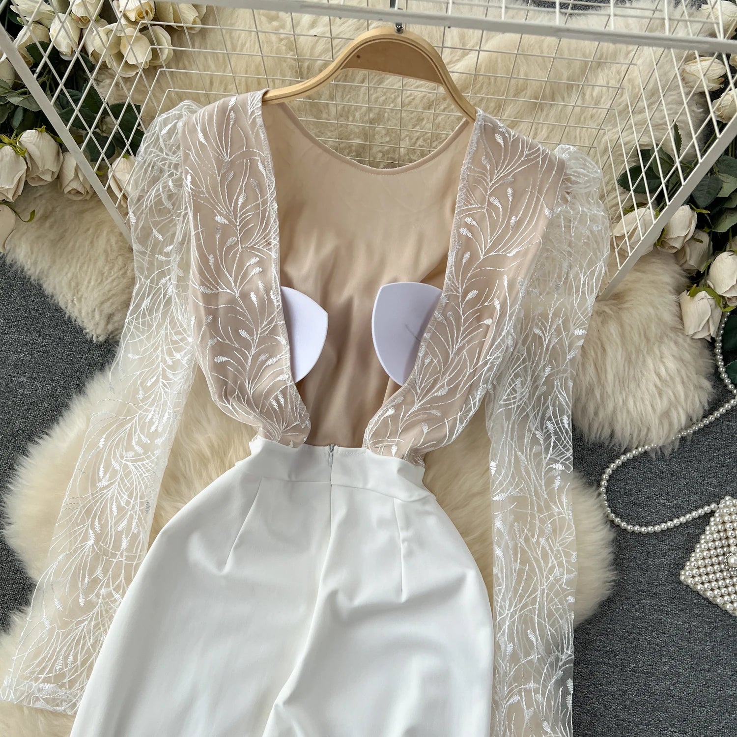 Light Luxury Elegant Women White Backless Jumpsuits Temperament O-neck Puff Long Sleeve Embroidery Female Playsuits.