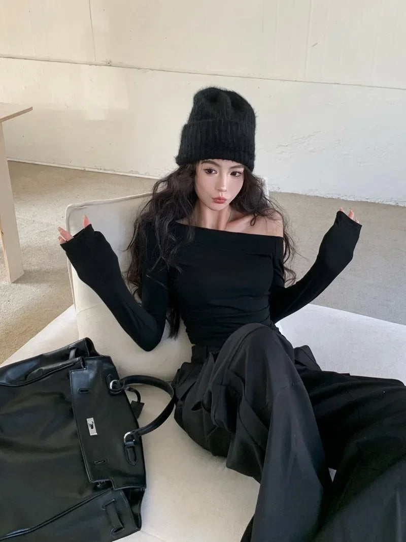 SexySpicy Girl Style Blackoff-the-Shoulder Long Sleeve T-shirt Slimming Smooths Your Silhouette Nefarious Crossbody Top For Wome.