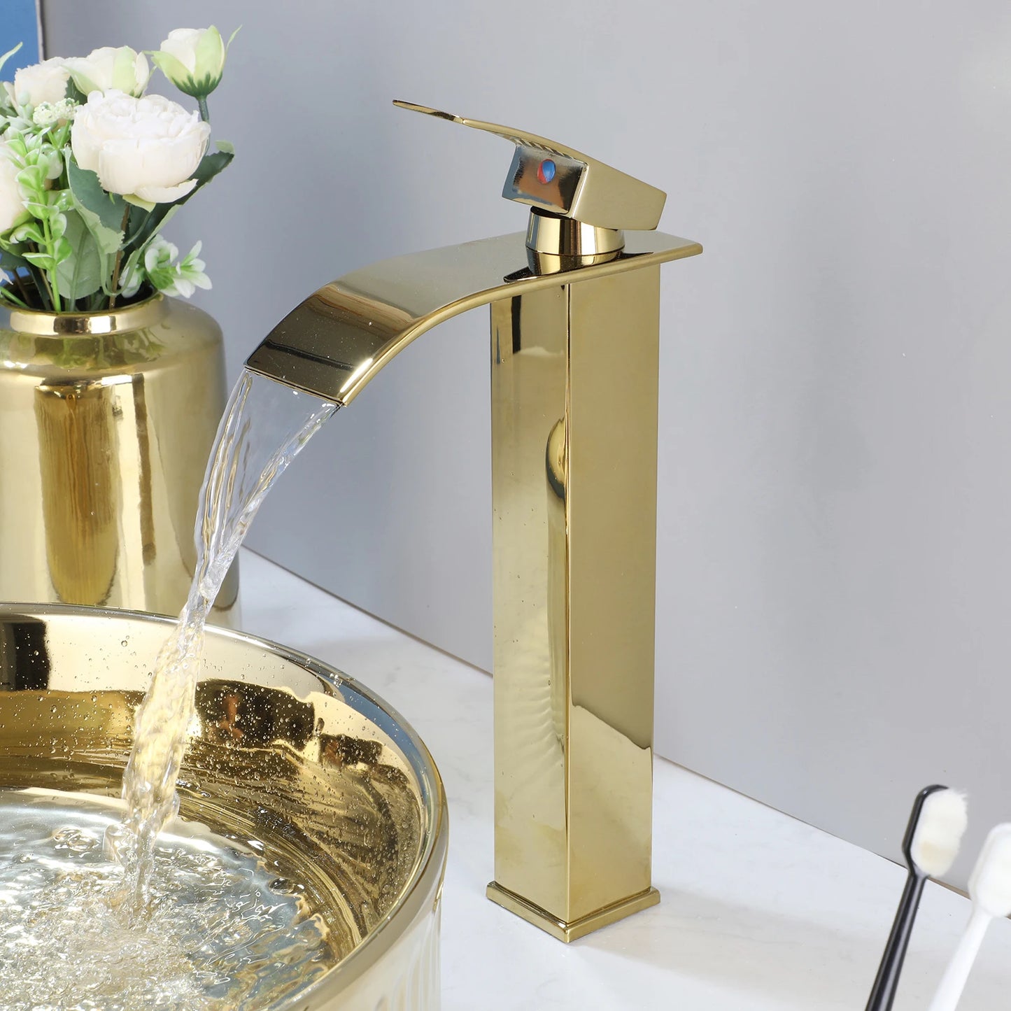 Kemaidi 14.6 ''Gold rundes Gefäß Waschbecken mit Wasserhahn Keramik Gefäß Waschbecken Waschbecken über Theke Gefäß Waschbecken