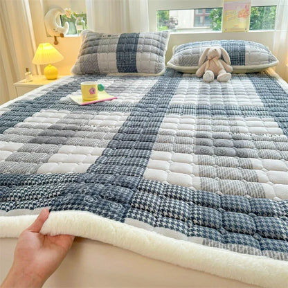 Winter Soft Thick Flannel Mattress Toppers Dormitory Single Double Bedspread Warm Bed Sheets Mattress Cover Fold Tatami Thin Mat.