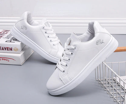 Spring Women Casual Shoes White Breathable Embroidered Flower Lace-Up Women Sneakers Fashion Korean version Women Tennis shoes.