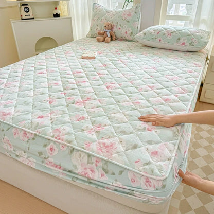 1pc Floral Style Bed Cover Quilted Bedspread Non-slip Mattress Protector Adults Kids Room Bedsheets 매트리스 커버 (No Pillowcase).