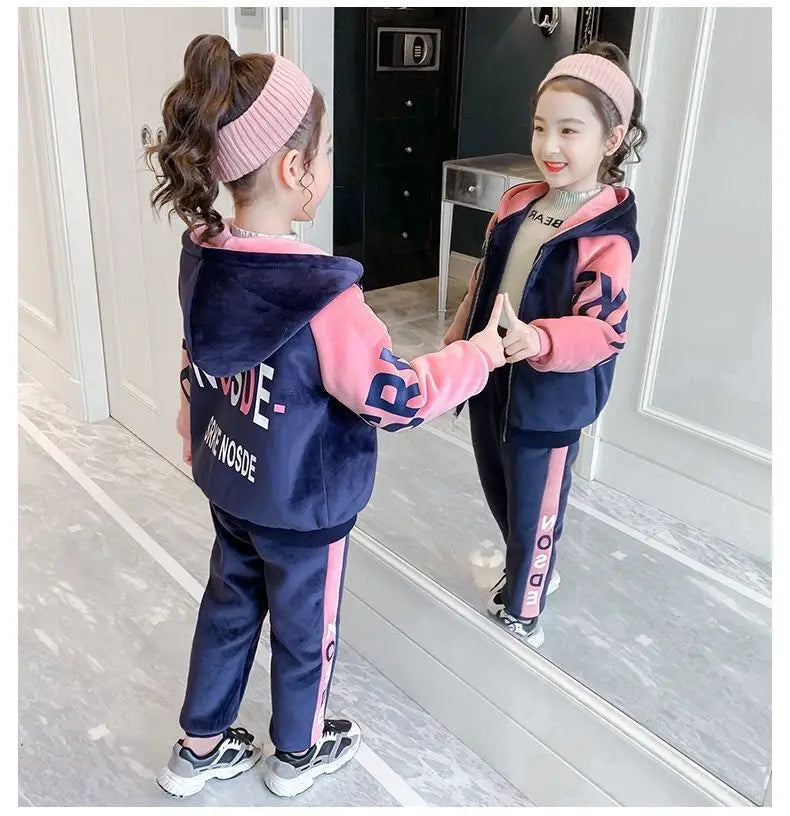 New Winter Keep Warm Girls Clothing Set Padded Lining With Plush Velent Hooded Jacket+Pants 2pcs Suit For 3-12 Years Kids.