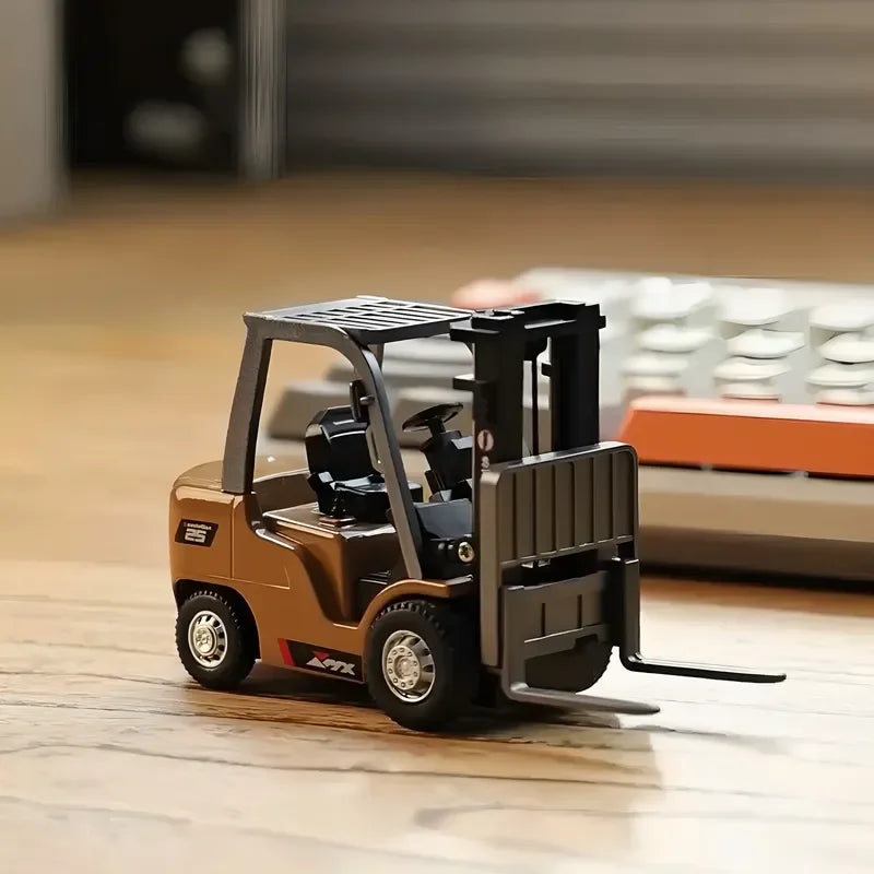2.4G Tabletop RC Forklift Engineering Vehicle 1/64 Mini Remote Control Alloy Forklift Desktop Toys Model Gift for Boys.