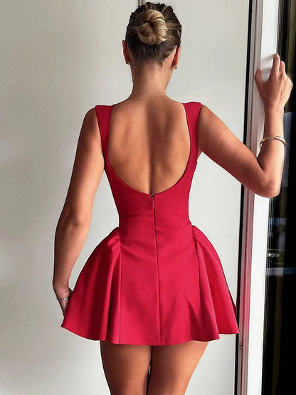 DGLUKE Elegantes rotes Minikleid für Damen, U-Boot-Ausschnitt, ärmellos, hohe Taille, A-Linien-Kleid, rückenfrei, plissiert, kurze Abschlussball-Party-Kleider
