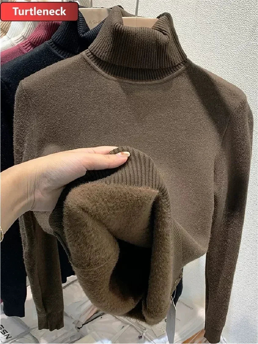 2025 Einteiliger Rollkragenpullover aus Nerz-Samt, verdickt, warme Innenpullover für Damen mit gestricktem Hemdpullover.