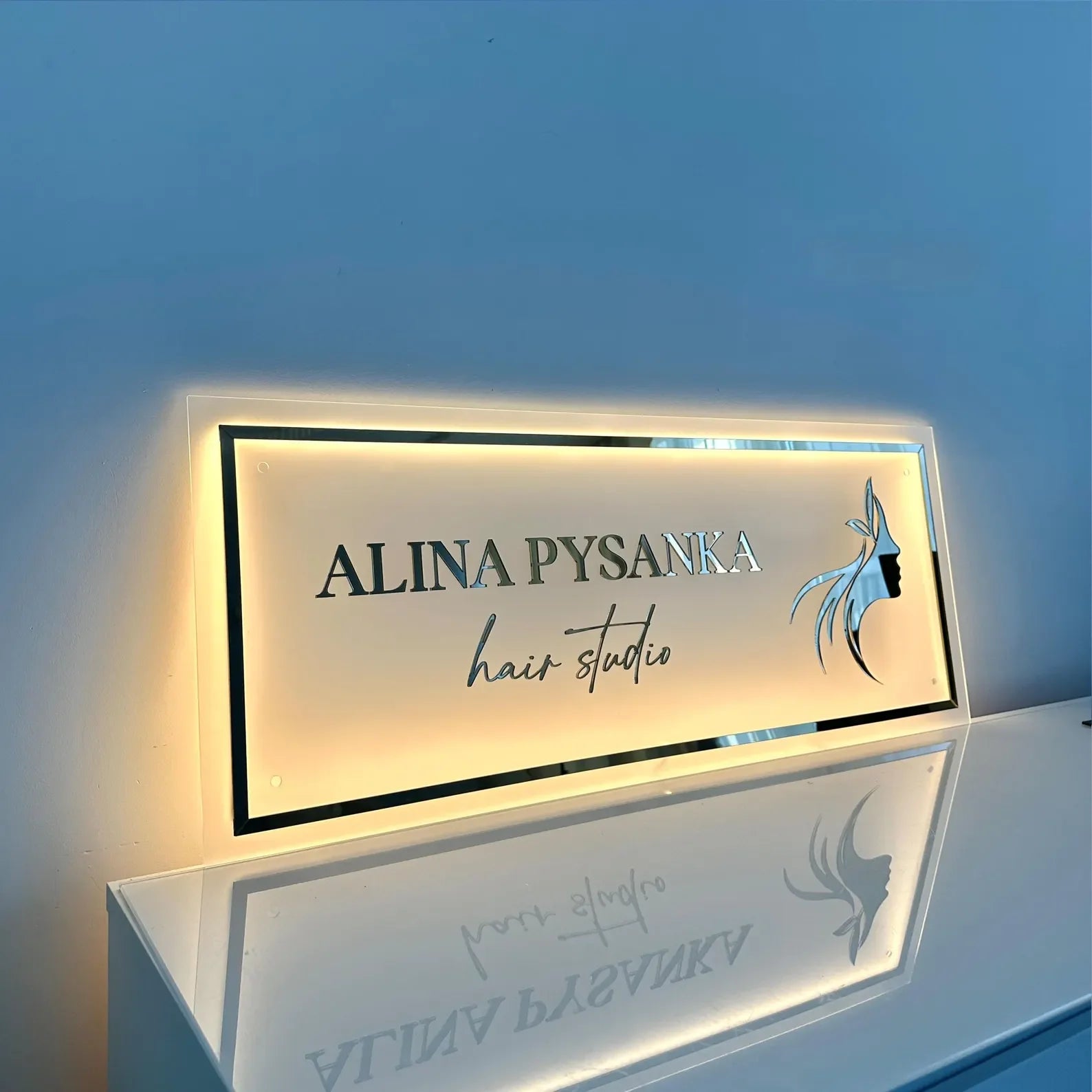 Custom Business Logo LED Sign Backlit Acrylic 3D Rectangle Wall Decor for Beauty Salon Office Company Logo Lighting Signage.