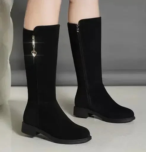 2025 New Women Warm Snow Plush Boots Snow Casual Flat All-match Cotton Fashion Side Zipper Winter Shoes Thigh High Boot Black.