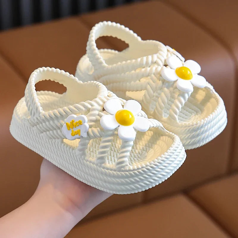 2025 New Children's Slippers Summer Girls and Boys Bathroom Home Anti slip Beach Shoes Soft Soled Baby Sandals