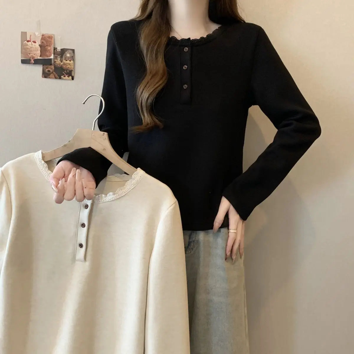 New Autumn and Winter Half-open Lace Front Shoulder Long-sleeved T-shirt Plus Velvet Warm German Velvet Women's Top.