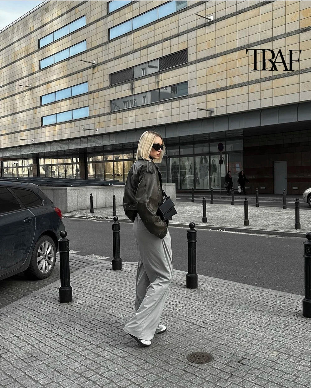 TRAF Damen Vintage lose Lederjacke Gürtel Schulter Abzeichen Zip Revers Jacke Handsome Washed Leder Motorrad Kleidung.