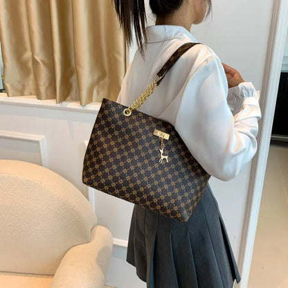 New Presbyopia Handbag Texture Soft Leather Large Capacity Tote Women Bag With Hanging Accessories Shoulder Bag.
