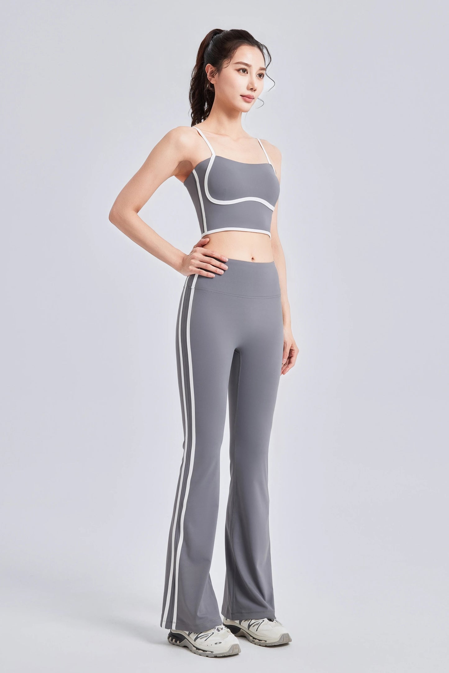 2025 New Striped Fashion Yoga Set Women Gym Clothes Sexy Sports Bra High Waist Yoga Flared Pants Running Hip Lift Fitness Pants.