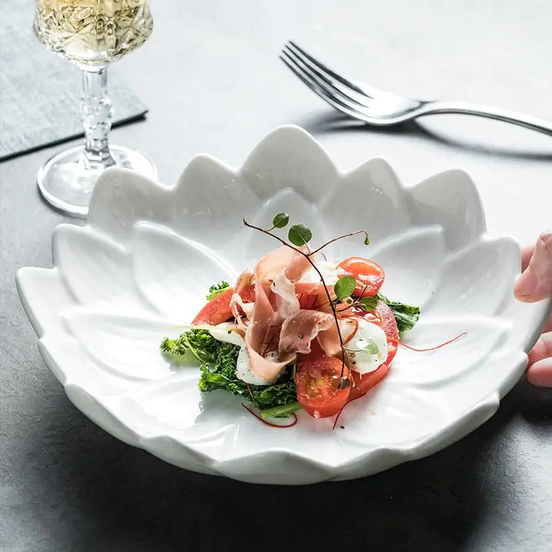 Chinese Lotus-like Ceramic Western Food Dish Household White Fruit Salad Bowl Dessert Plate Creative Restaurant Specialtableware.