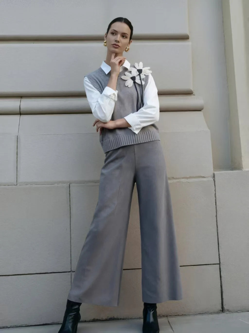 Herbst Winter Elegante Strickwaren 3-teiliges Damen-Pullover-Set Schicke weiße graue schwarze Strickjacke mit Schleifendetail Lässige gestrickte Hose mit weitem Bein