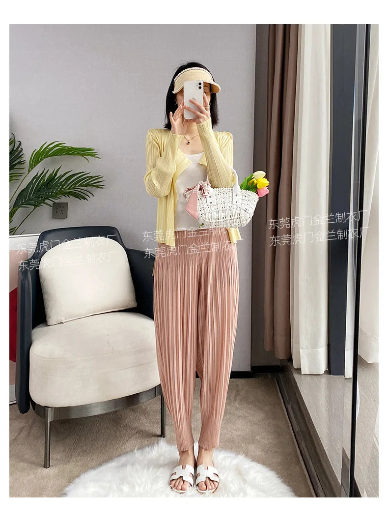 Miyake Life Pleated Pants Loose Harem Pants Women's Summer Thin Fashion Versatile Nine-minute Calf Pants.