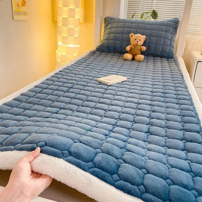 2024 Winter Milk Velvet Bedspread King Size Bed Cover Quilted Mattress Pad Washable Mattress Protector Bed Linen Queen Bedsheet.