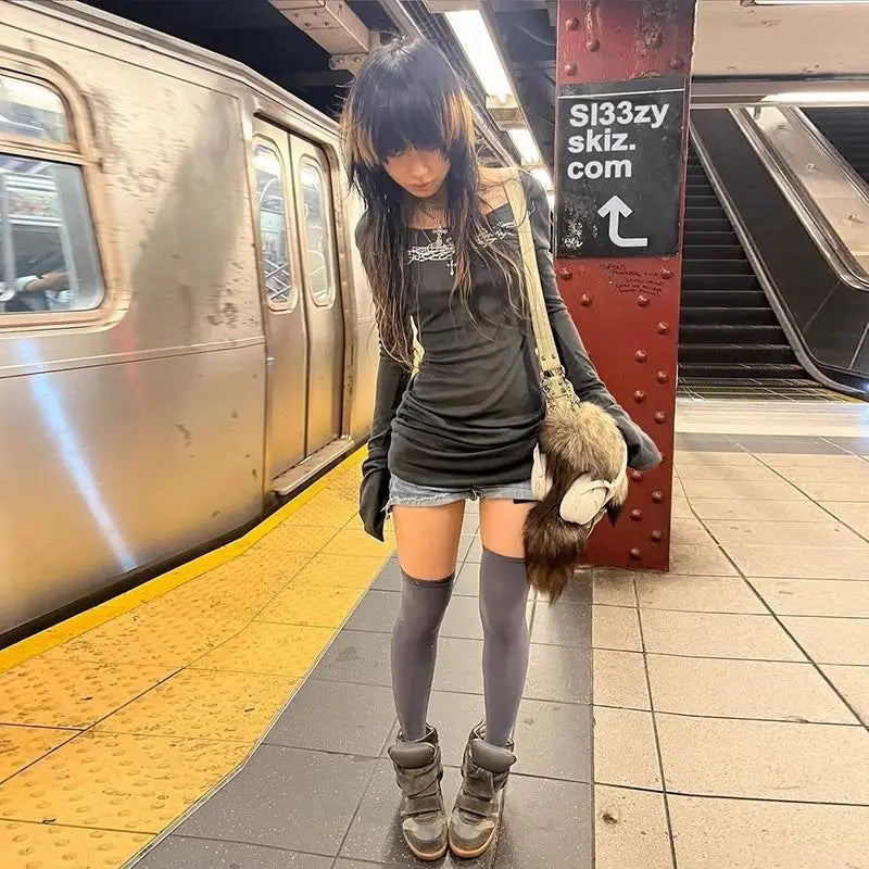 Seeslim Gothic Graphic T Shirts Women Long Sleeve Korean Fashion 2000s Clothes Y2k Slim Spring Autumn Tops Tees Female Clothing.