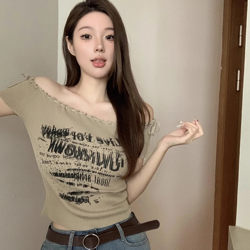 Summer Fashion Slim Fit One Shoulder Sexy Knot Elastic Red T-Shirt For Women.