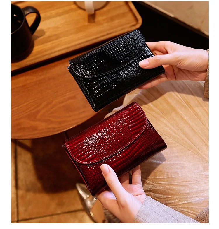 Magnetic Clasp Short Ladies Genuine Leather Wallet 2025 New Alligator Cow Leather Purse Woman RFID Card Holder Mini Clutch.
