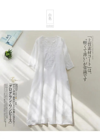 Ethnisches Vintage-Kurzarmkleid aus schwerer Stickerei aus Baumwolle und Leinen für Damen, lockeres langes Sommerkleid mit V-Ausschnitt und elegantem Stil.