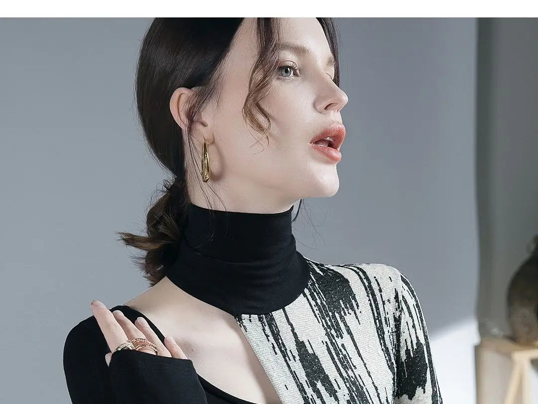 Women Design sense Printing Hollow Out Pullovers Elegant Slim Top Spring Autumn 2024 New Turtleneck Long Sleeve Fashion T-Shirts.