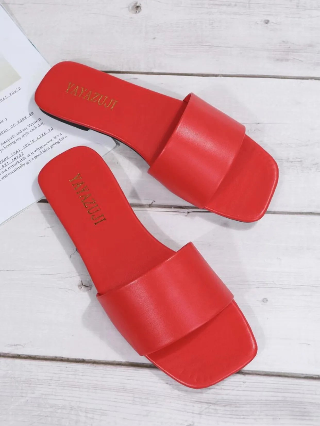 Women Fashion Sandals 2025 New Summer Flat Shoes Square Toe Slip-on Girls Indoor Street Slippers Plus Size Beach Slides.