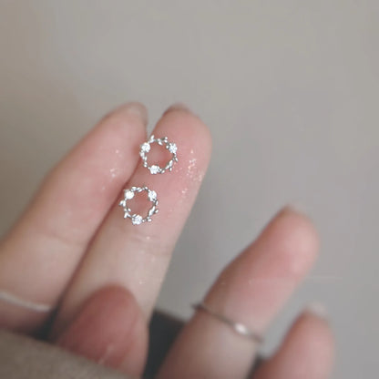 925 Silver Needle Mini Snowflake Flower Cubic Zirconia Earrings Ear Bone Nail Piercing Ear Jewelry Children's Earrings.