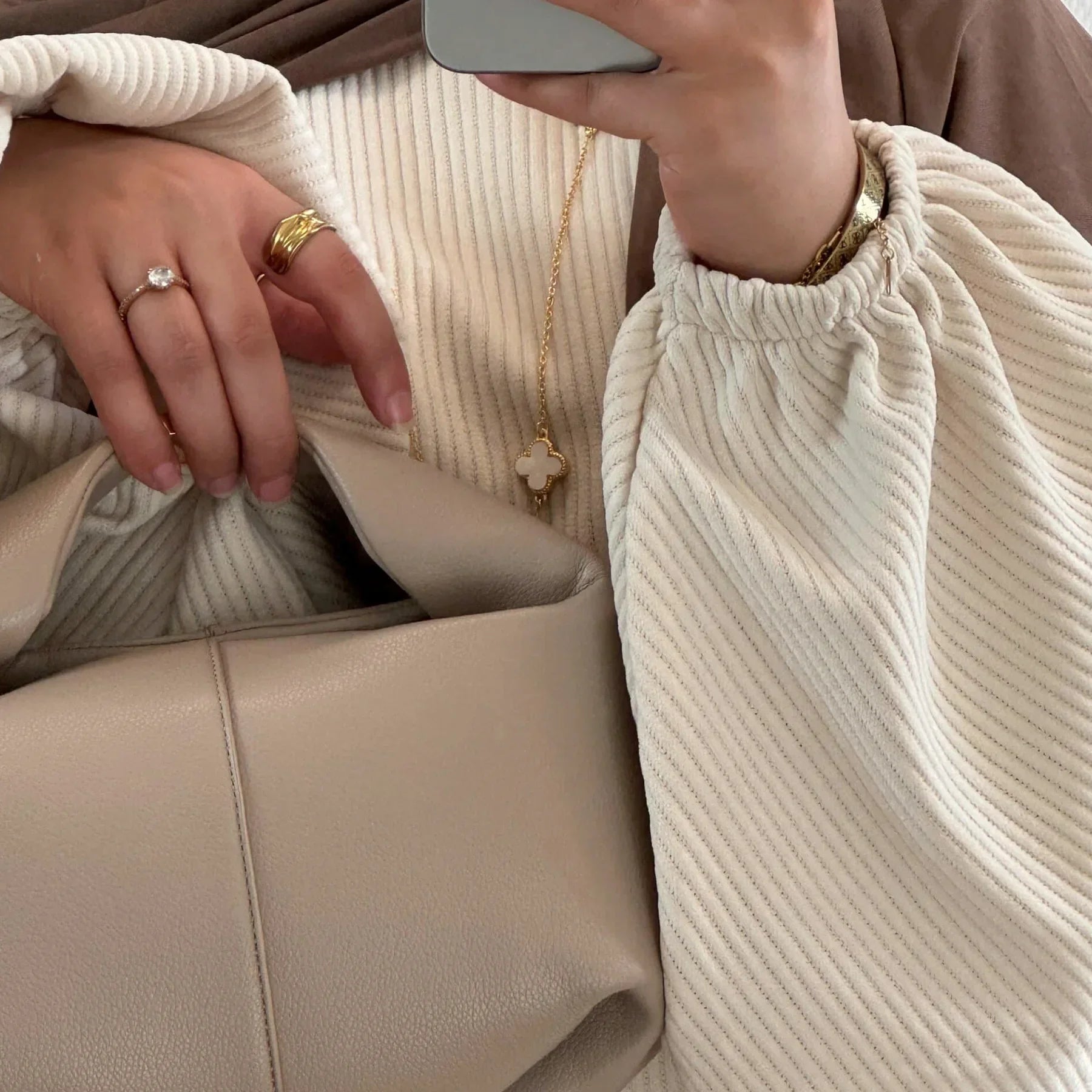 Winter Corduroy Abaya Warm Muslim Dress Closed Abayas for Women Dubai Luxury Turkey Kaftan Hijab Robe Ramadan Eid Islam Clothes.