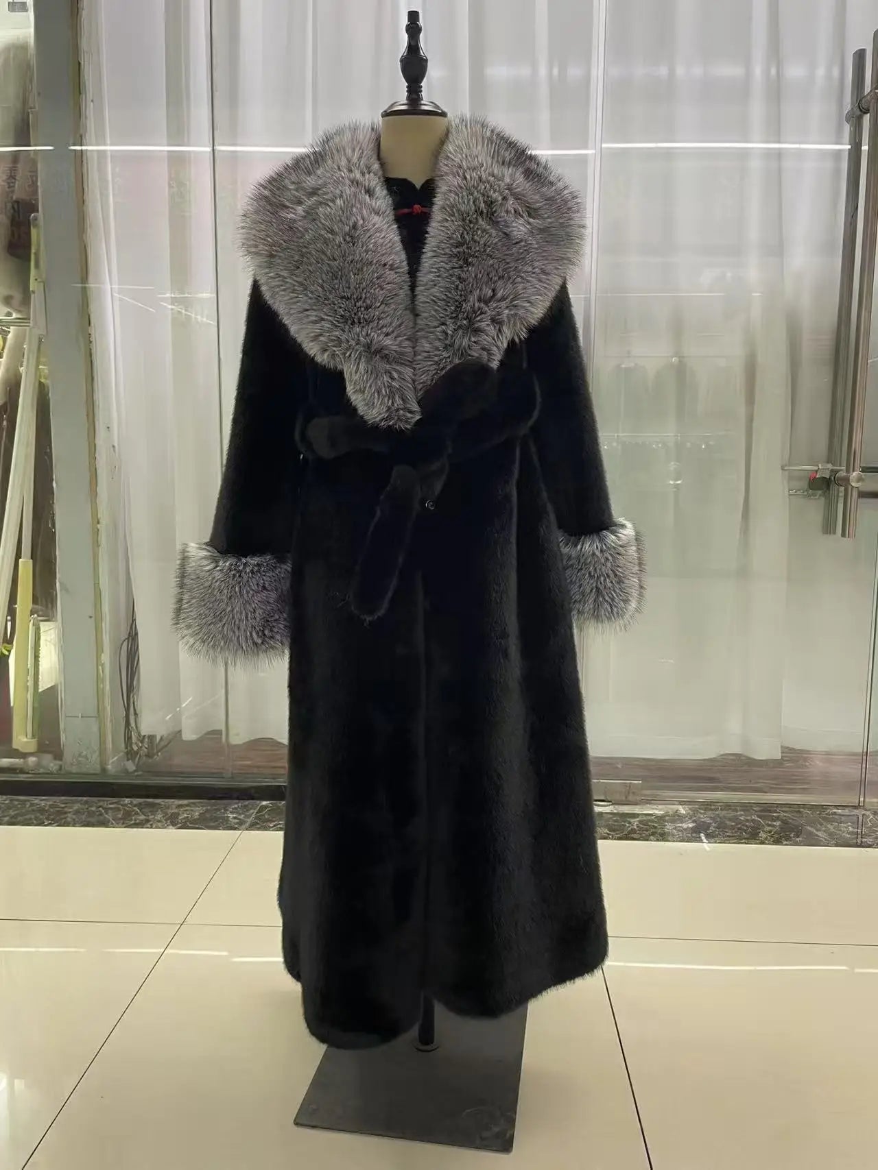 Damen-Winterjacke 2025, echter silberner Fuchspelzmantel mit natürlichem Waschbärfellfutter, warme Oberbekleidung aus Wollgeflecht für Streetwear