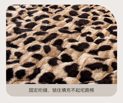 Winter Warm Velvet Mattress Cover Home Dormitory Soft Thick Quilted Bed Sheets Queen Size Bed Cover Fold Tatami Mat Bedspread.