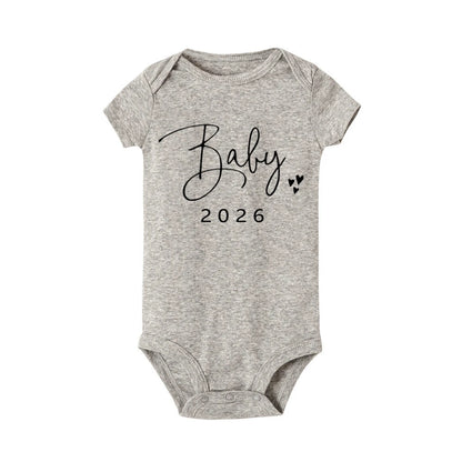 Baby-Ankündigung bald 2026 Neugeborene Baby-Bodys Sommer Jungen Mädchen Strampler Körper Schwangerschaft offenbaren Kleidung.