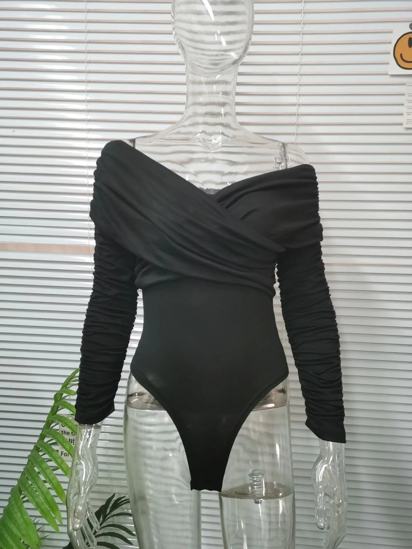 Women's Autumn One Shoulder V-Neck Pleated Long Sleeve Top Tight Fitting Temperament Jumpsuit New Collection.