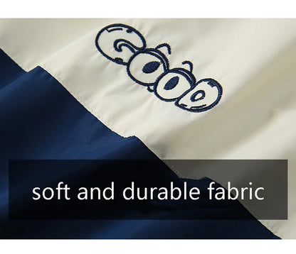 2025 Herbst winddichter Babyspielanzug für Neugeborene, Farbblock, Druckknopf, Kapuze, einteilig, 0–2 Jahre, Säuglings-Outdoor-Regenmantel-Overall.