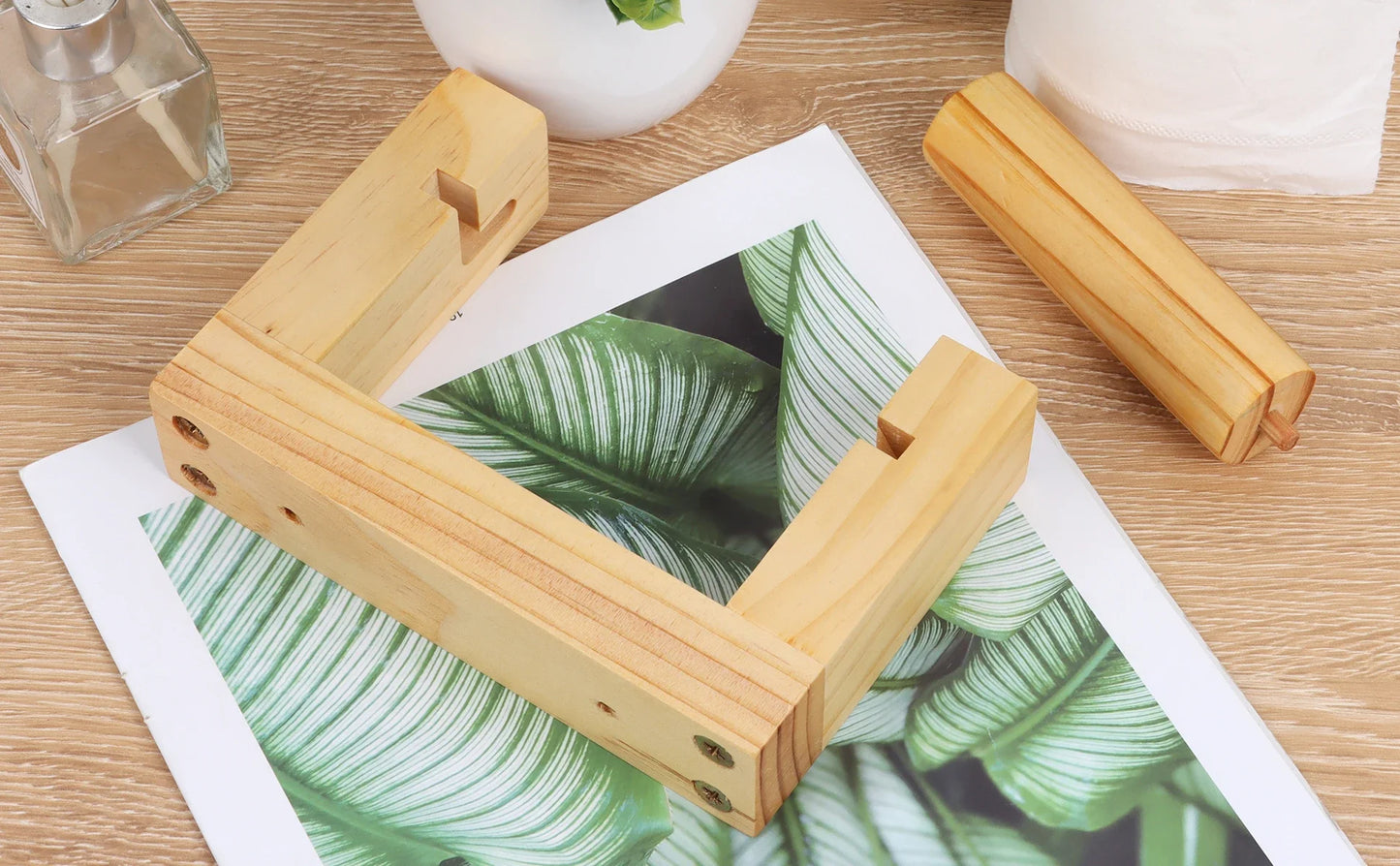 Nagel freier quadratischer Toiletten papier halter aus Holz Bad zubehör Hardware Papier handtuch halter Küchen rolle Papier halter