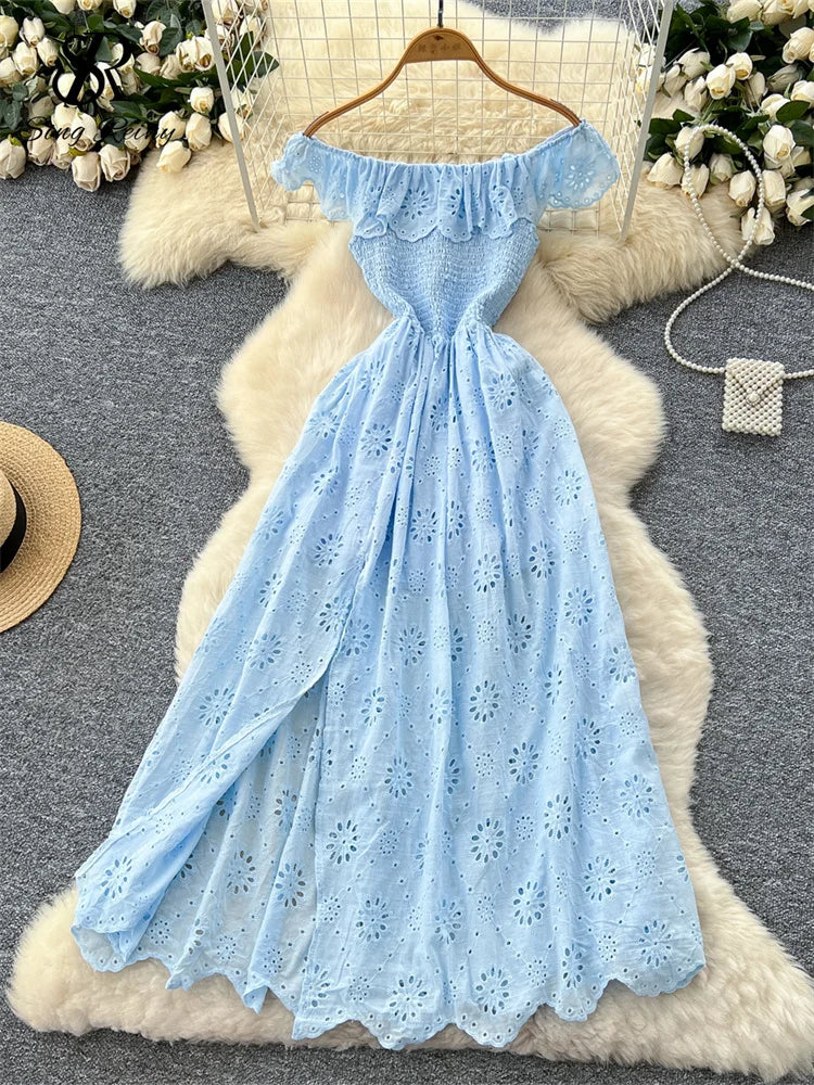 SINGREINY Schickes, ausgehöhltes Kleid mit Stickerei, Rüschen, Spleiß, schulterfrei, elastisch, gerüscht, schlank, 2025, solides, sanftes, langes Urlaubskleid